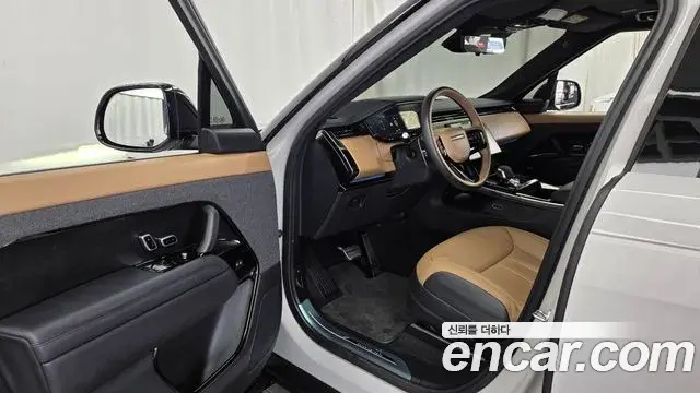 Land Rover Range Rover Sport 2024 — Фото 10/20