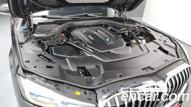 BMW 7 Series 2019 — Photo 6/20