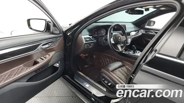 BMW 7 Series 2019 — Photo 10/20