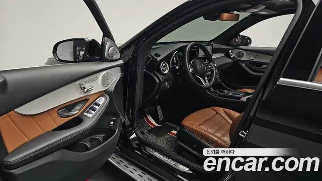 Mercedes-Benz GLC-Class 2020 — Photo 10/20