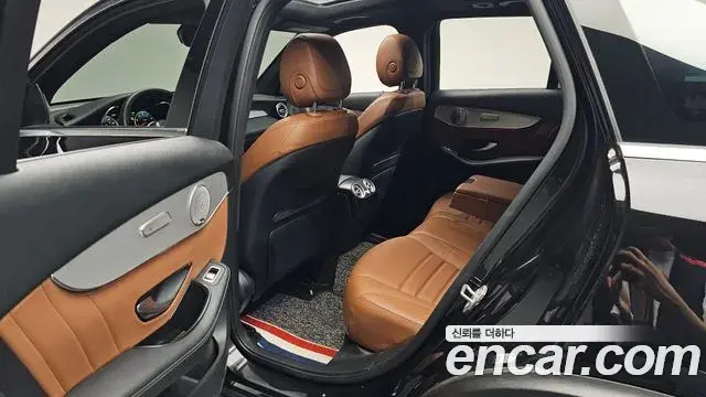 Mercedes-Benz GLC-Class 2020 — Photo 11/20