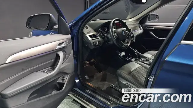 BMW X1 2021 — Şəkil 18/33