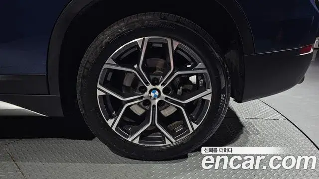 BMW X1 2021 — Şəkil 13/33