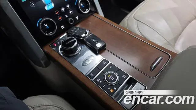 Land Rover Range Rover 2018 — Photo 14/20