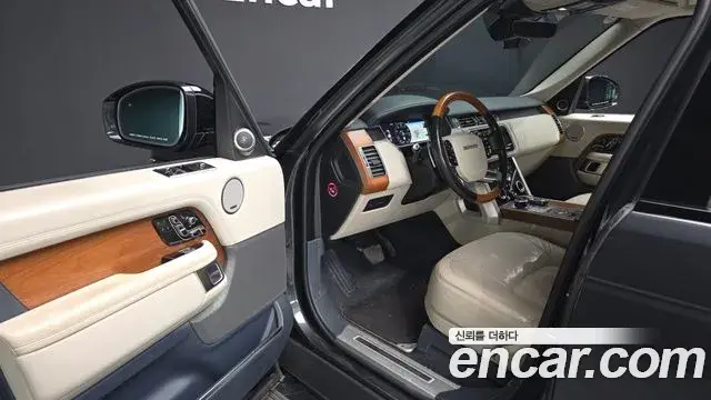 Land Rover Range Rover 2018 — Photo 15/20