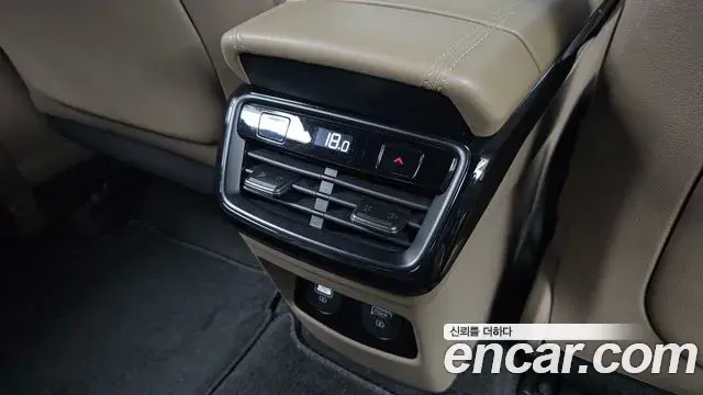 Kia K8 2022 — ფოტო 22/37
