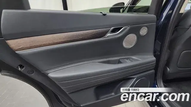 Genesis G80 2020 — Photo 19/37