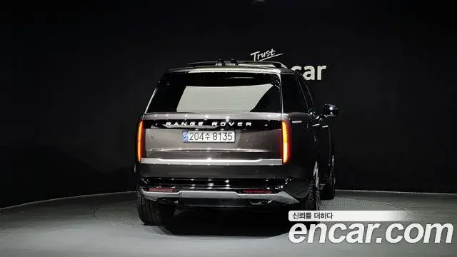 Land Rover Range Rover 2024 — ფოტო 8/20