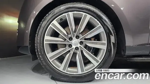 Land Rover Range Rover 2024 — ფოტო 16/20