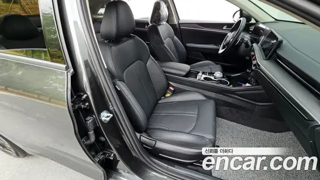 Kia K5 2025 — Photo 17/30