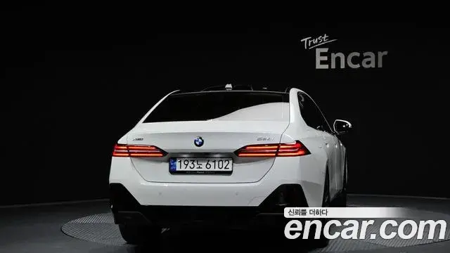 BMW 5 Series 2024 — Şəkil 15/30
