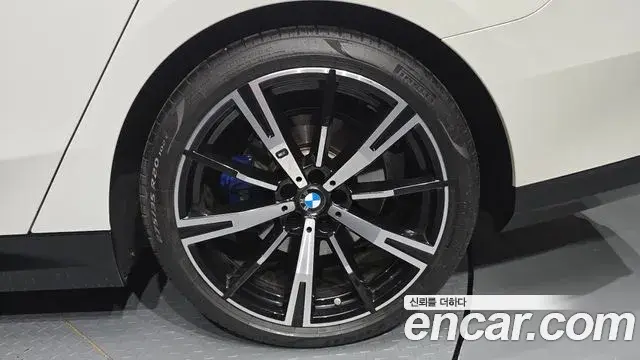 BMW 5 Series 2024 — Şəkil 17/30