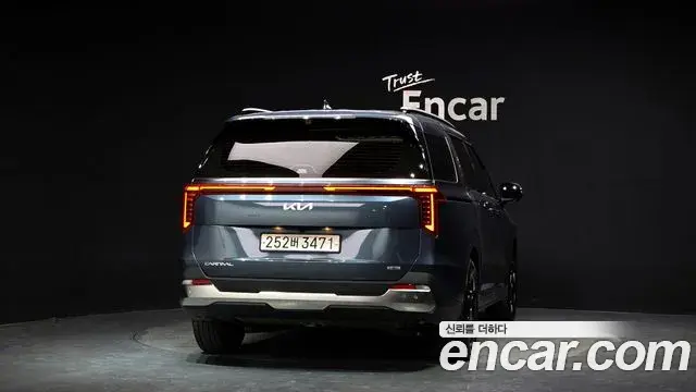 Kia Carnival 2024 — ფოტო 24/33