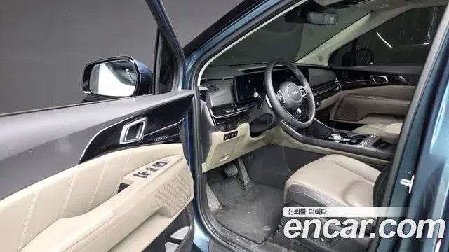 Kia Carnival 2024 — ფოტო 20/33