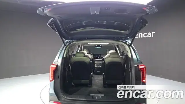 Kia Carnival 2024 — ფოტო 29/33