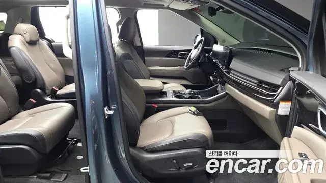 Kia Carnival 2024 — ფოტო 14/33