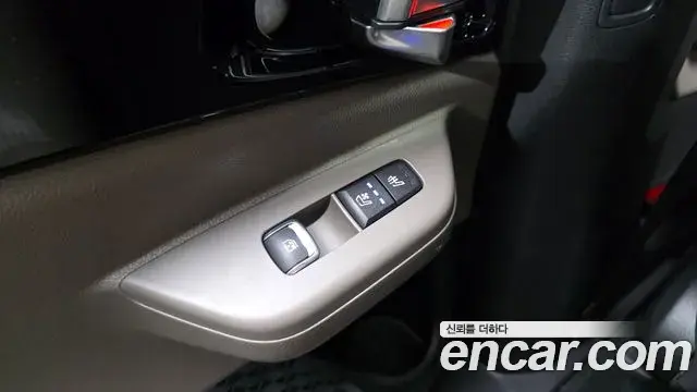 Kia Carnival 2024 — ფოტო 4/33