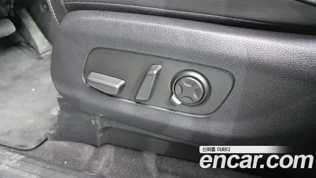 Kia Carnival 2024 — ფოტო 13/33