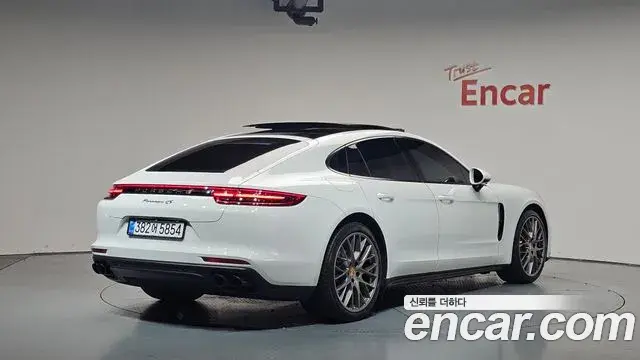 Porsche Panamera 2018 — Photo 2/20