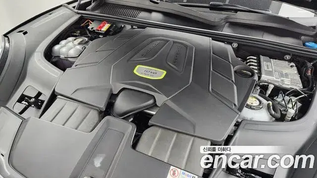 Porsche Cayenne 2023 — ფოტო 7/20