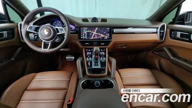 Porsche Cayenne 2023 — ფოტო 11/20