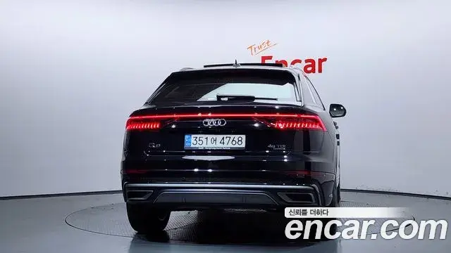 Audi Q8 2021 — Photo 16/35