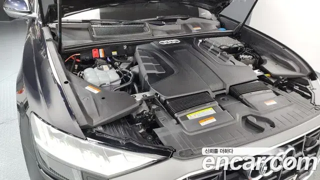 Audi Q8 2021 — Photo 19/35