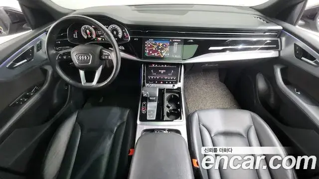 Audi Q8 2021 — Photo 11/35