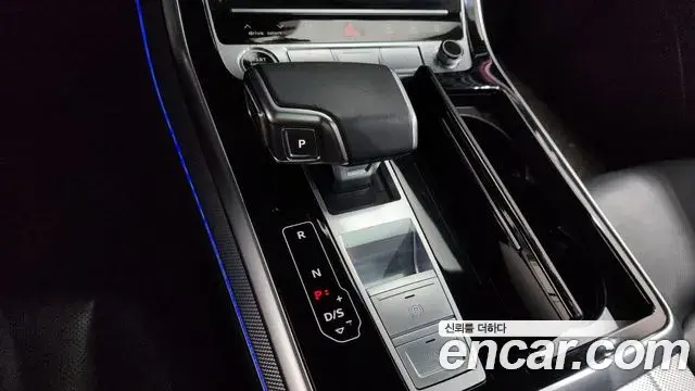 Audi Q8 2021 — Photo 13/35