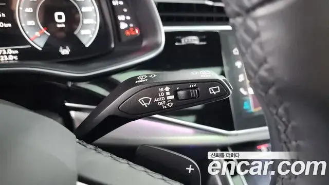 Audi Q8 2021 — Photo 22/35
