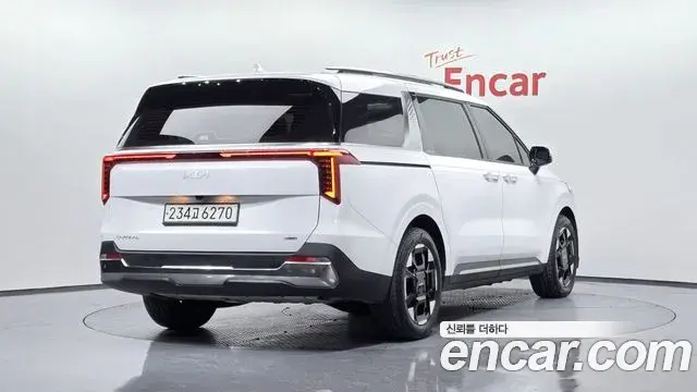Kia Carnival 2024 — Şəkil 22/33