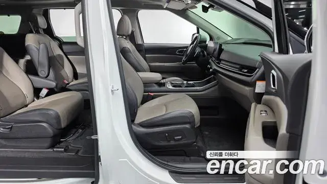 Kia Carnival 2024 — Şəkil 26/33