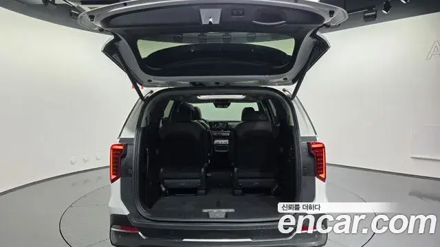 Kia Carnival 2024 — Şəkil 33/33