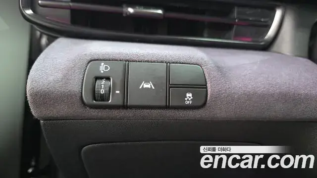 Hyundai The New Avante Hybrid 2022 — ფოტო 16/20