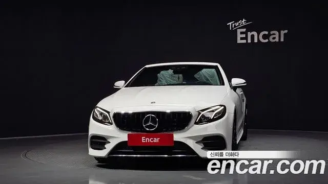 Mercedes-Benz E-Class 2018 — Photo 3/20