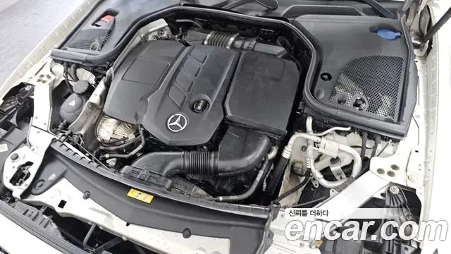 Mercedes-Benz E-Class 2018 — Photo 6/20