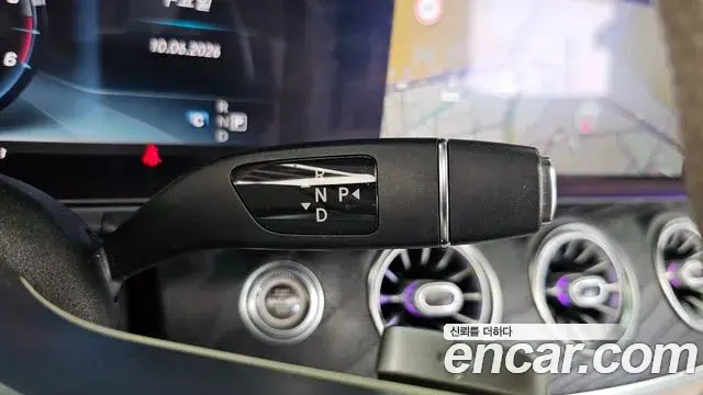 Mercedes-Benz E-Class 2018 — Photo 9/20