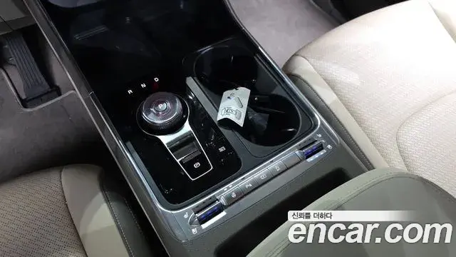 Kia Carnival 2025 — Şəkil 33/35