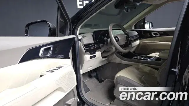 Kia Carnival 2025 — Şəkil 34/35