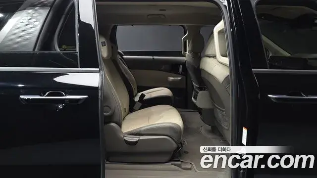 Kia Carnival 2025 — Şəkil 23/35