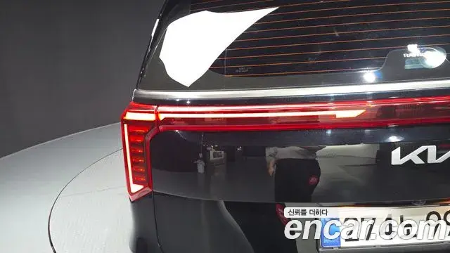 Kia Carnival 2025 — Şəkil 20/35