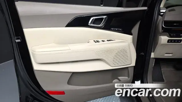 Kia Carnival 2025 — Şəkil 9/35