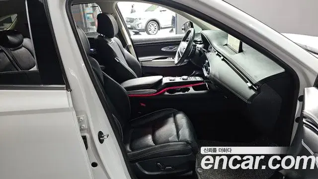Genesis GV70 2022 — ფოტო 14/20