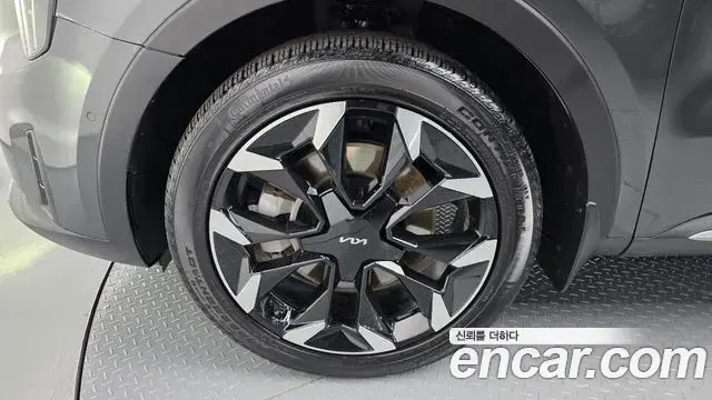 Kia Sorento 2023 — Фото 5/20