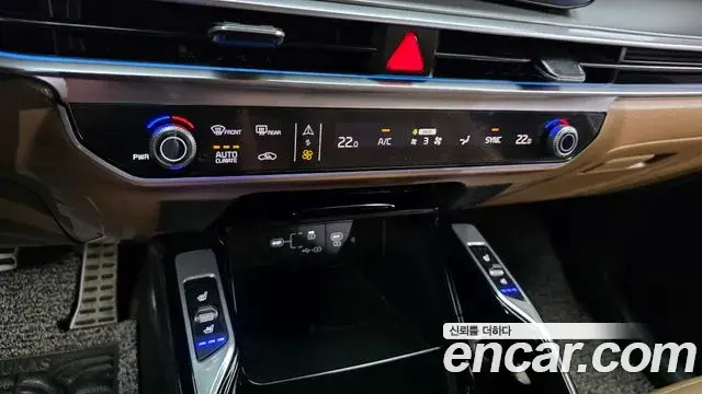 Kia Sorento 2023 — Фото 17/20