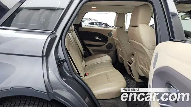 Land Rover Range Rover Evoque 2018 — Şəkil 16/34