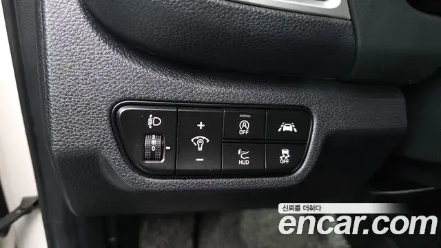 Kia Seltos 2019 — Şəkil 21/32