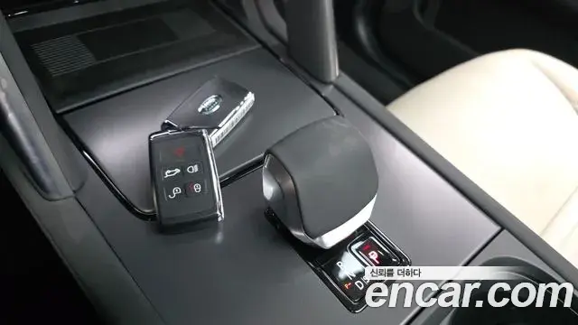 Land Rover Discovery Sport 2025 — Фото 8/20