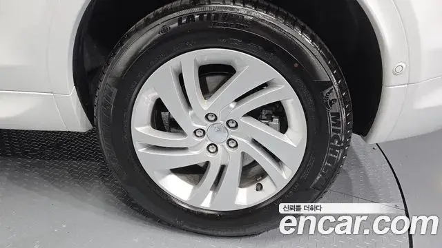 Land Rover Discovery Sport 2025 — Photo 1/32