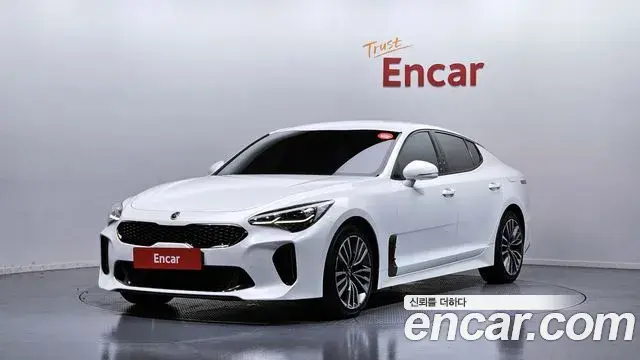 Kia Stinger 2018 — Фото 1/20